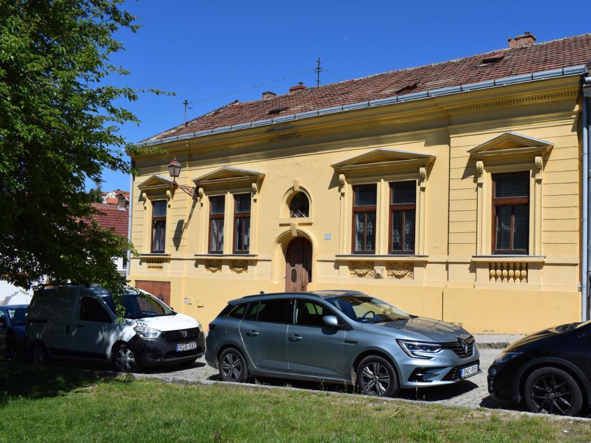 Malomszeg Apartman 2 Peçuy Dış mekan fotoğraf