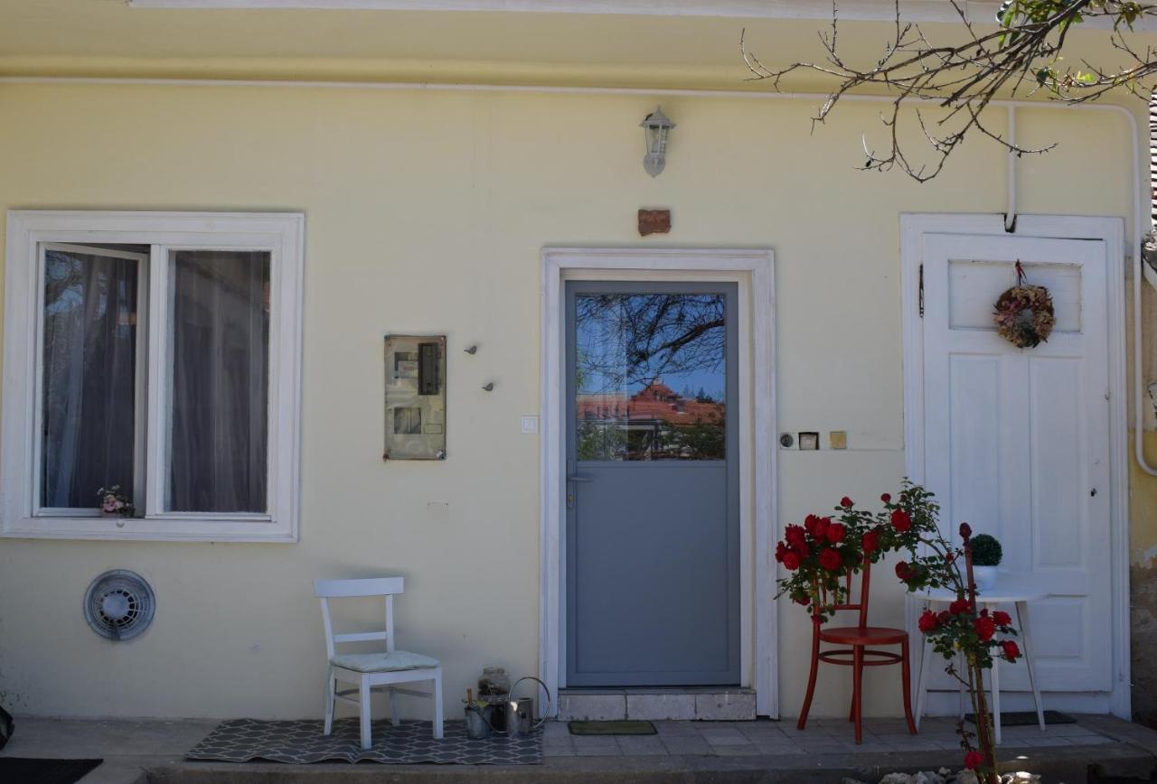 Malomszeg Apartman 2 Peçuy Dış mekan fotoğraf