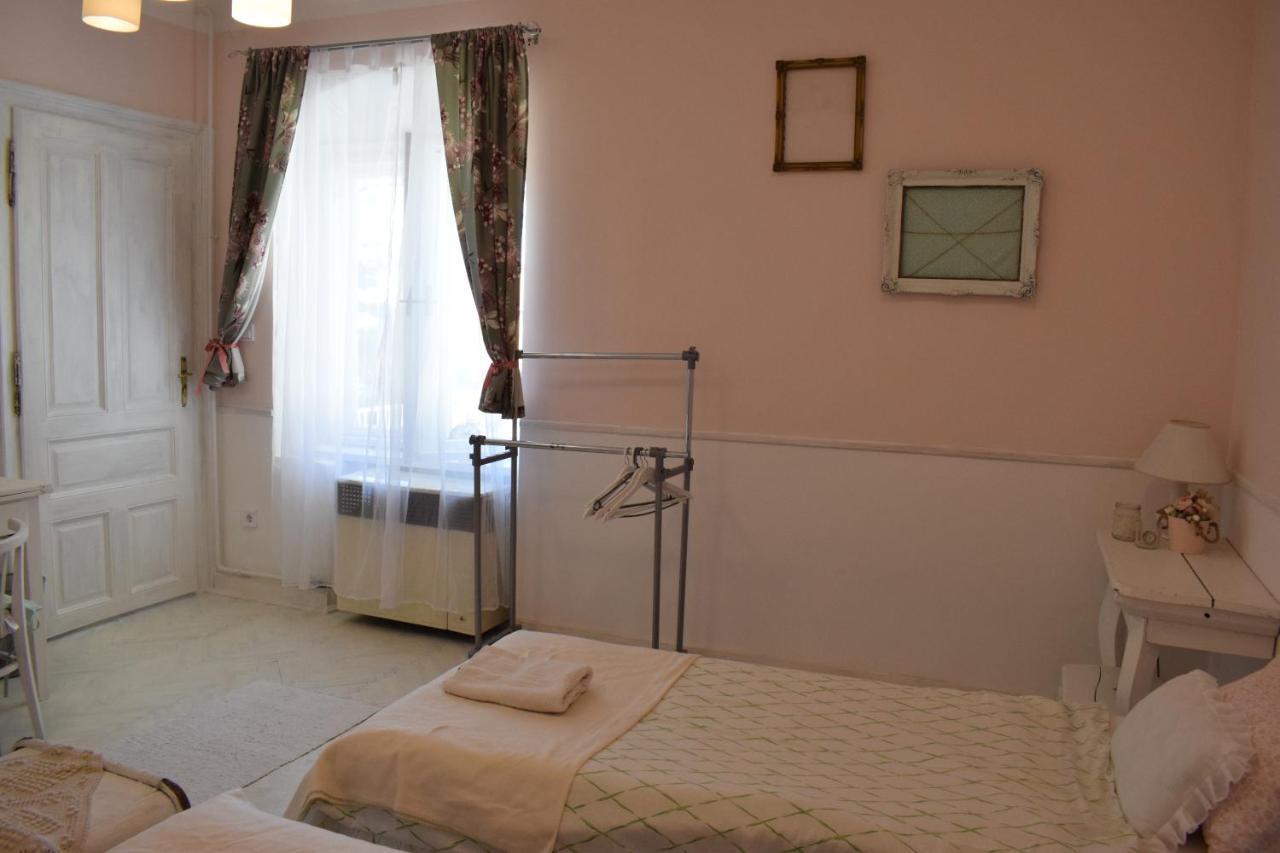 Malomszeg Apartman 2 Peçuy Dış mekan fotoğraf